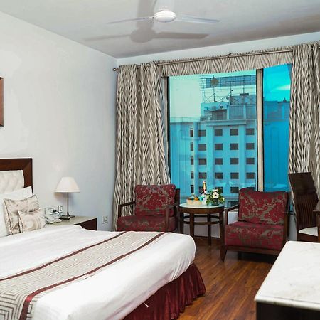 Treehouse Queens Pearl Гургаон Экстерьер фото